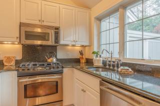 The Gardens - Lily - Walking Distance to Douglas Beach - Douglas - 2