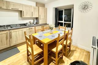 Stay for business, corporate, contractors, leisure with WiFi & parking - 6