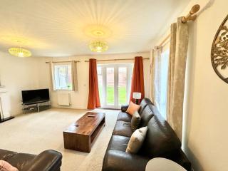 Stay for business, corporate, contractors, leisure with WiFi & parking - 8