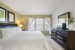 2563 Maneshaw - 1