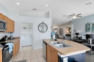 Immaculate 4 bedrooms 3 bathroom in Windsor Palms - 3