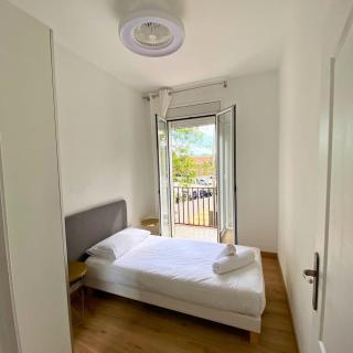 Cozy 3-Bedroom Apartment in Poblenou, Ideal for 4 Guests and Close to Public Transport - Barcelone - 7