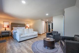 Cove Creek Lodge 109 Lakeside Executive King Suite - 0