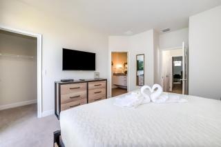 3 bedrooms pool home Retreat Close to Disney - 4