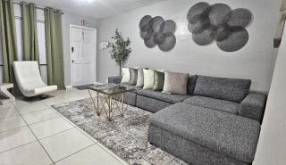 Big TV 2 Bedroom Apartment Cooper City - Cooper City - 3