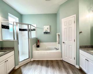 WH524BD - Water front pool and spa home - Davenport - 2