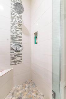 Beach Retreat Main Street Surf City - 2