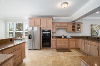 Large Pool - Hot Tub - Elevator - Gated Community - 2