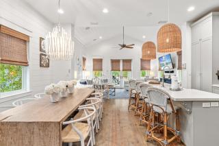Golf Cart - 2 Community Pools - Close to Seaside - 4