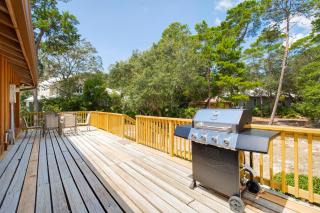 Walk to Seaside and Beach, Great Porch, Parking! - 4