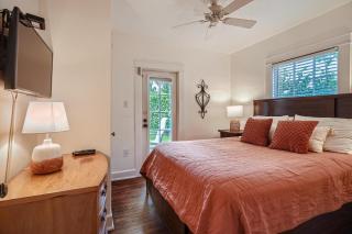 Casa Blanca 2bd 2ba Private Pool and Parking - 6