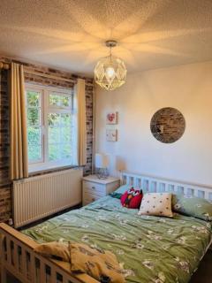 Charming 3 bedroom house in Weybridge - 9