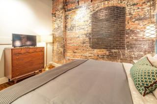 80 Lex 203 Eclectic Industrial Apt - 2