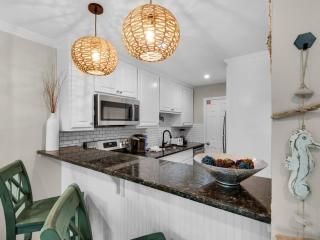 Tradewinds Condominium 08 by Newman-Dailey - 6
