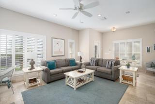 Community Pool, Hot Tub and Beach - Beach View - Destin - 4