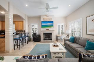 Community Pool, Hot Tub and Beach - Beach View - Destin - 2