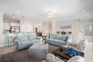 Beach View Rooftop Deck, Community Pool Hot Tub - Destin - 6