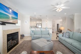Beach View Rooftop Deck, Community Pool Hot Tub - Destin - 5