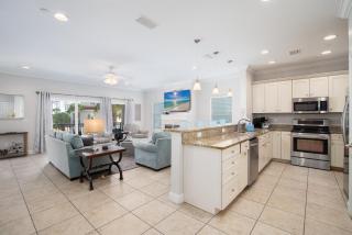 Beach View Rooftop Deck, Community Pool Hot Tub - Destin - 3