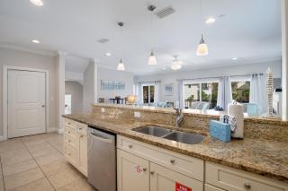 Beach View Rooftop Deck, Community Pool Hot Tub - Destin - 2