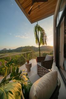 Surf Synergy All-Inclusive Surf Retreat - Jacó - 2