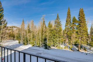 Romantic Ski Haven with Balcony Brian Head Studio - Brian Head - 8