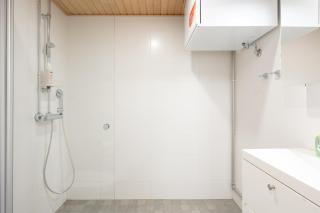 Easy Stay Rooms & Apartments near Airport - 7