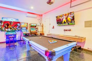 Hollywood Hideaway with 158" Poolside TV and 2 Arcades - Indio - 7