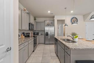 Spacious 5BR Villa with Pool, Games, Near Disney! - 1