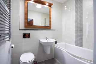 Deluxe Seaview Apartment - Dun Laoghaire - 3