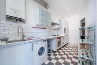 Lovely 2 bedroom Apartment in Nice with Balcony - 4