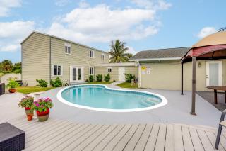 6 Mi to Riviera Beach WPB Retreat with Pool Access! - West Palm Beach - 0