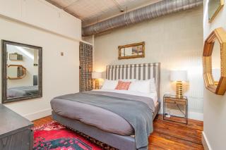 High-design Downtown Loft - Asheville - 8