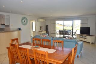 Jubilee Apartment 04 - Bring your own linen - South West Rocks - 6