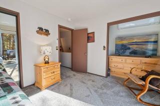2 Bed 1 and half Bath Cabin Spa Fireplace Dogs Welcome - Big Bear Lake - 3