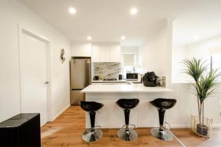 City Centre Style Apt 4 - Hamilton - 3
