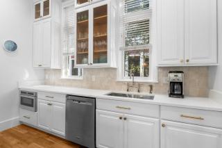 Luxury WaterColor Home, Steps to Seaside including 4 Bikes! Sleeps 10 - Santa Rosa Beach - 3
