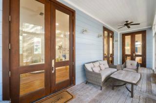 Luxury WaterColor Home, Steps to Seaside including 4 Bikes! Sleeps 10 - Santa Rosa Beach - 1