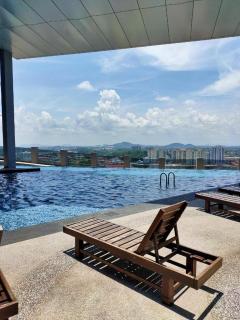 Imperio Residences with Private Bathtub - - 9
