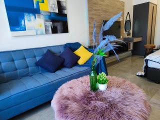 Imperio Residences with Private Bathtub - - 3