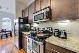 Spacious 1BR near NRG Pool, Free Wi-Fi & Parking - Houston - 7