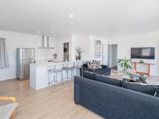 Family Casa - Cooks Beach Holiday Home - Cooks Beach - 1