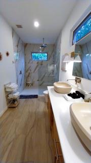 Casa Arribada- Bright 4Br House 5-min walk to Beach, Pool, BBQ - 4