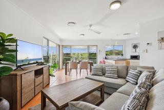 Oceanside Apartment with Views of Yaroomba Beach - Yaroomba - 0