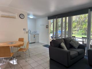 Mallacoota Log cabins - 5