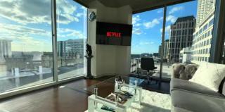 2Bed Midtown High-Rise King Bed Free Parking with Balcony View Rooftop Pool - Atlanta - 9
