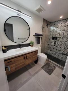 Upscale mid century on the green w Private Hot Tub - Palm Desert - 9