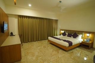 Hotel Devalokam - - 9