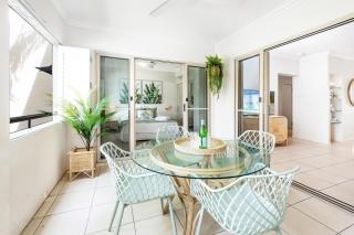 Little Palm- 2 Bedroom Tropical Escape - Edge Hill - 3