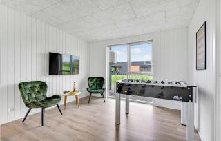 4 Bedroom Awesome Home In Løgstrup - 4
